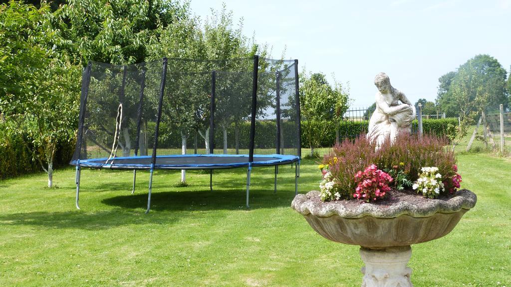 Tours-en-Vimeu Gite Et Relais Equestre De Marie מראה חיצוני תמונה